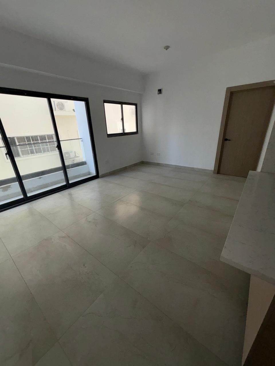Venta de apartamento 1h, 1.5b en Evaristo Morales - foto 1