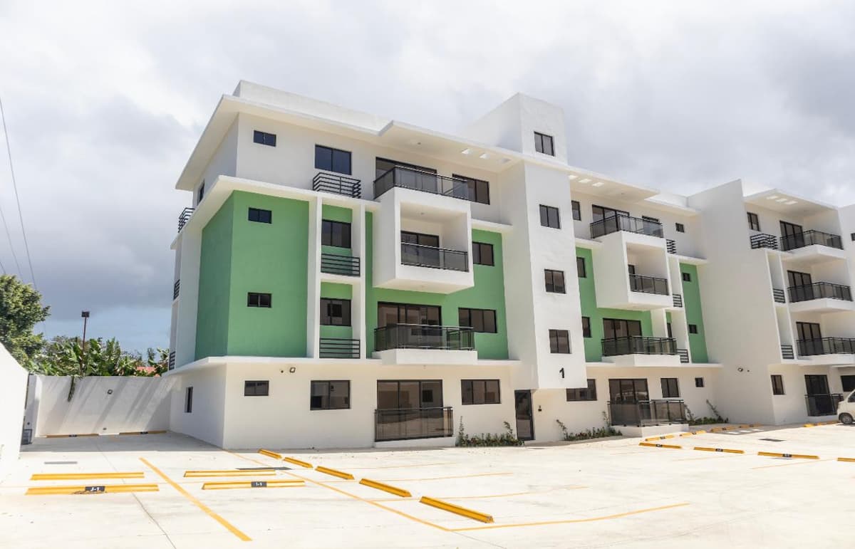 Apartamento en venta en Av. Hípica, Santo Domingo Este - foto 1
