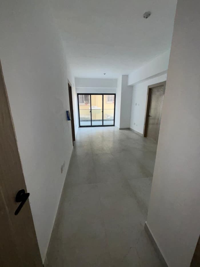 Venta de apartamento céntrico en Evaristo Morales - foto 1