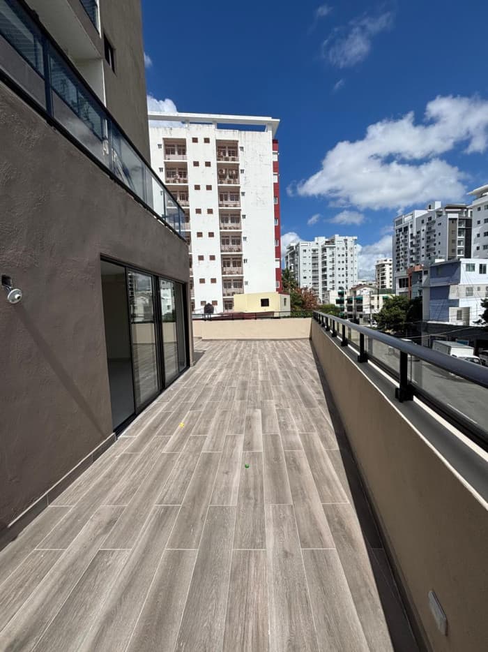 Venta apartamento con terraza en Evaristo Morales - foto 1