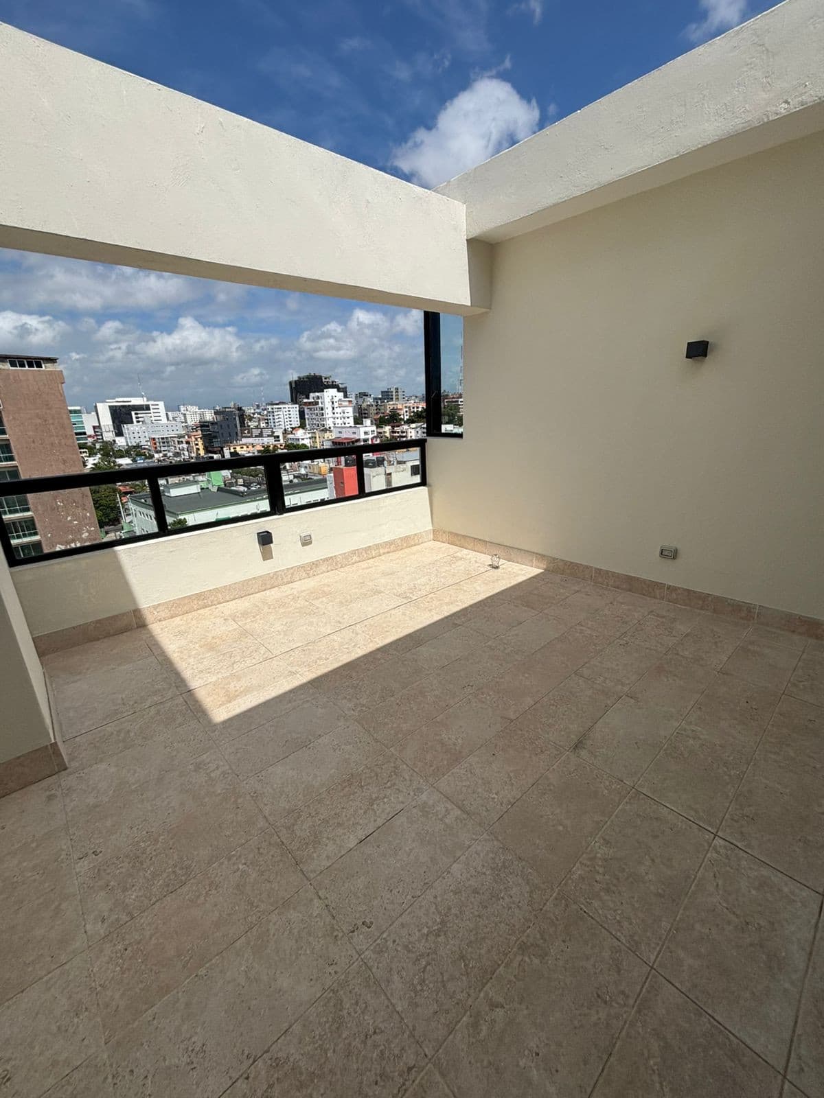PH en venta en exclusiva zona de Bella Vista - foto 1