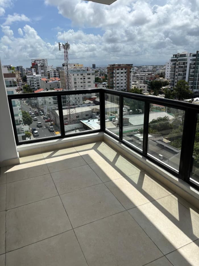 Venta de amplio penthouse en Evaristo Morales - foto 1