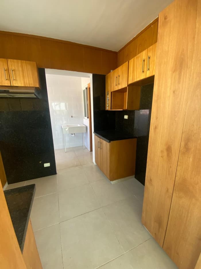 Apartamento en renta de 3 hab en Evaristo Morales - foto 1