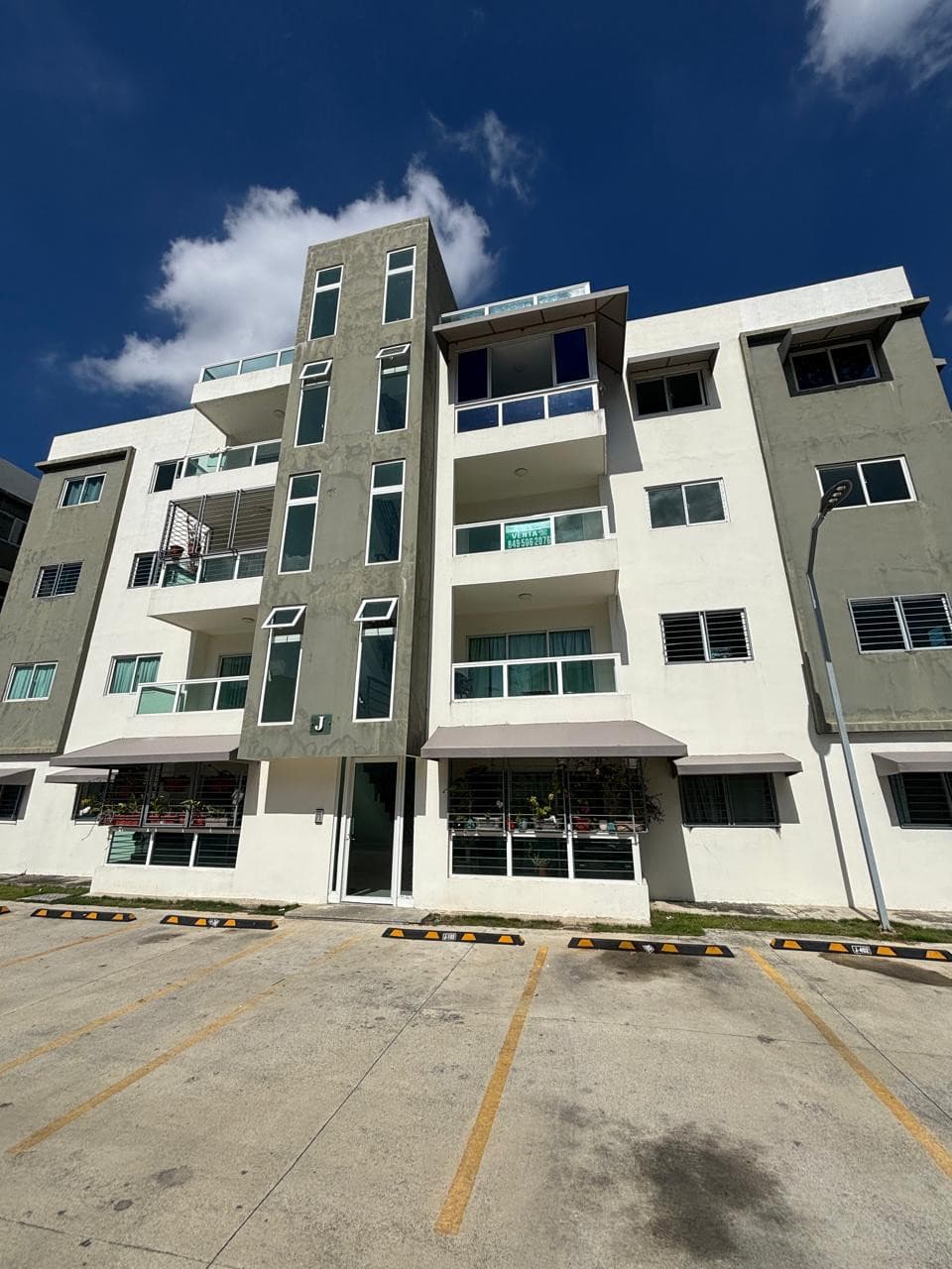 Apartamento en Venta en Av. República de Colombia, Santo Domingo - foto 1