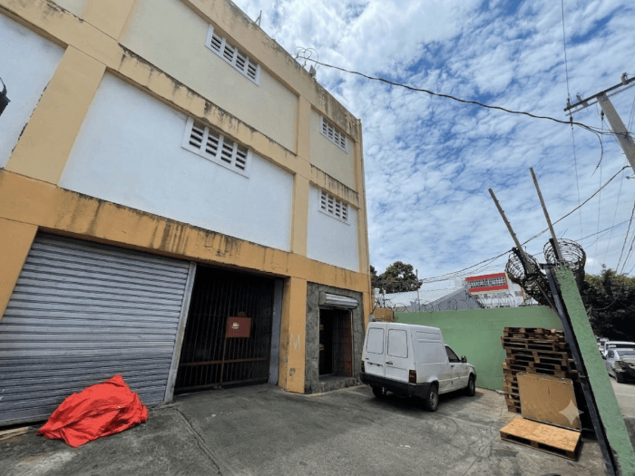 Edificio Comercial en Venta o Alquiler Ensanche Kennedy - foto 1