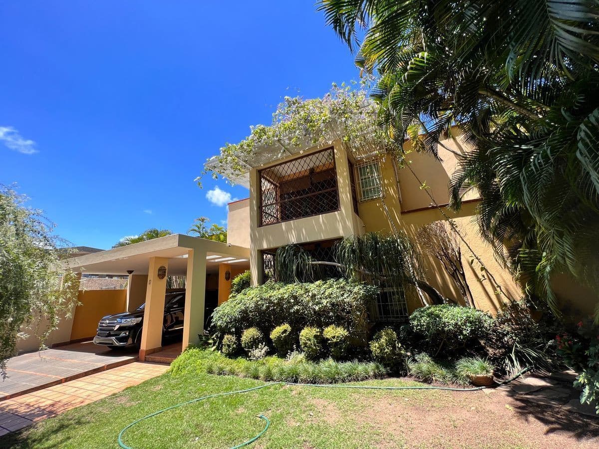 En Venta y Alquiler Hermosa Casa en los Cacicazgos 4Hab - foto 1