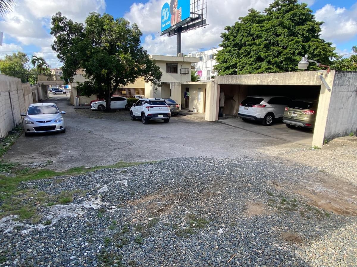 Terreno en Venta en Av 27 de Febrero Santo Domingo  - foto 1