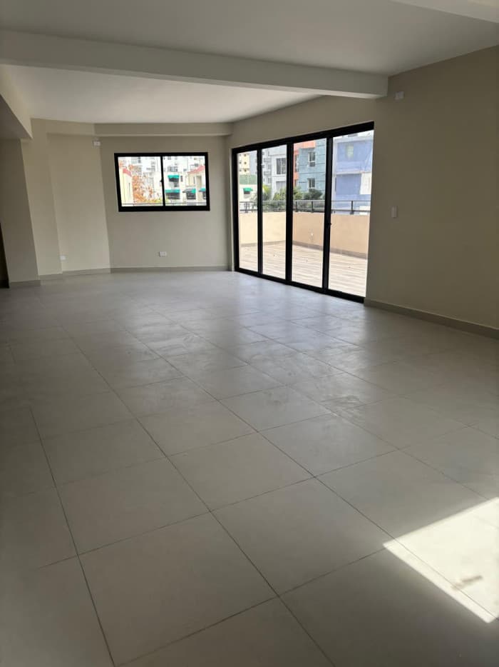 Venta apartamento con terraza en Evaristo Morales - foto 3