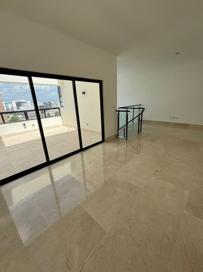 PH en venta en exclusiva zona de Bella Vista - foto 3