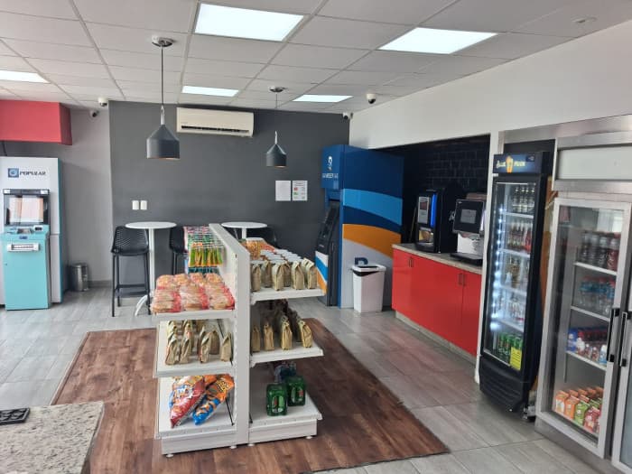 Car Wash y Food Shop en Alquiler en Baní - foto 3
