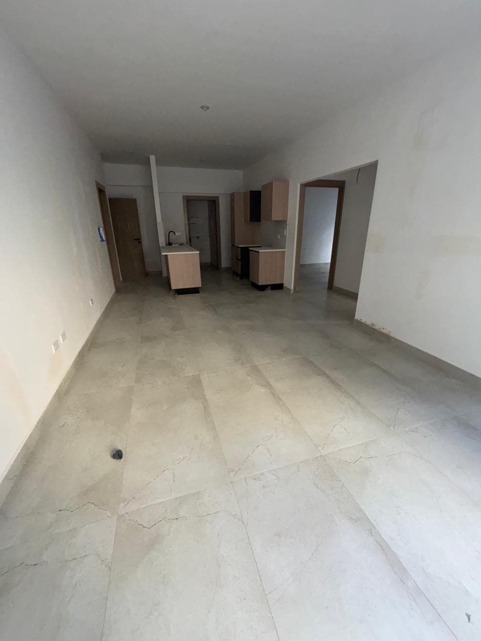 Renta apartamento en exclusivo sector Evaristo Morales - foto 3