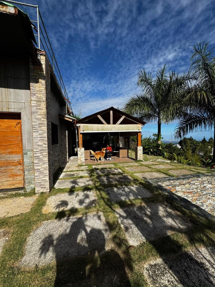 Venta de Espectacular Villa, La Colonia San Cristobal - foto 3