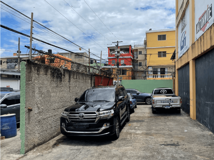 Edificio Comercial en Venta o Alquiler Ensanche Kennedy - foto 7