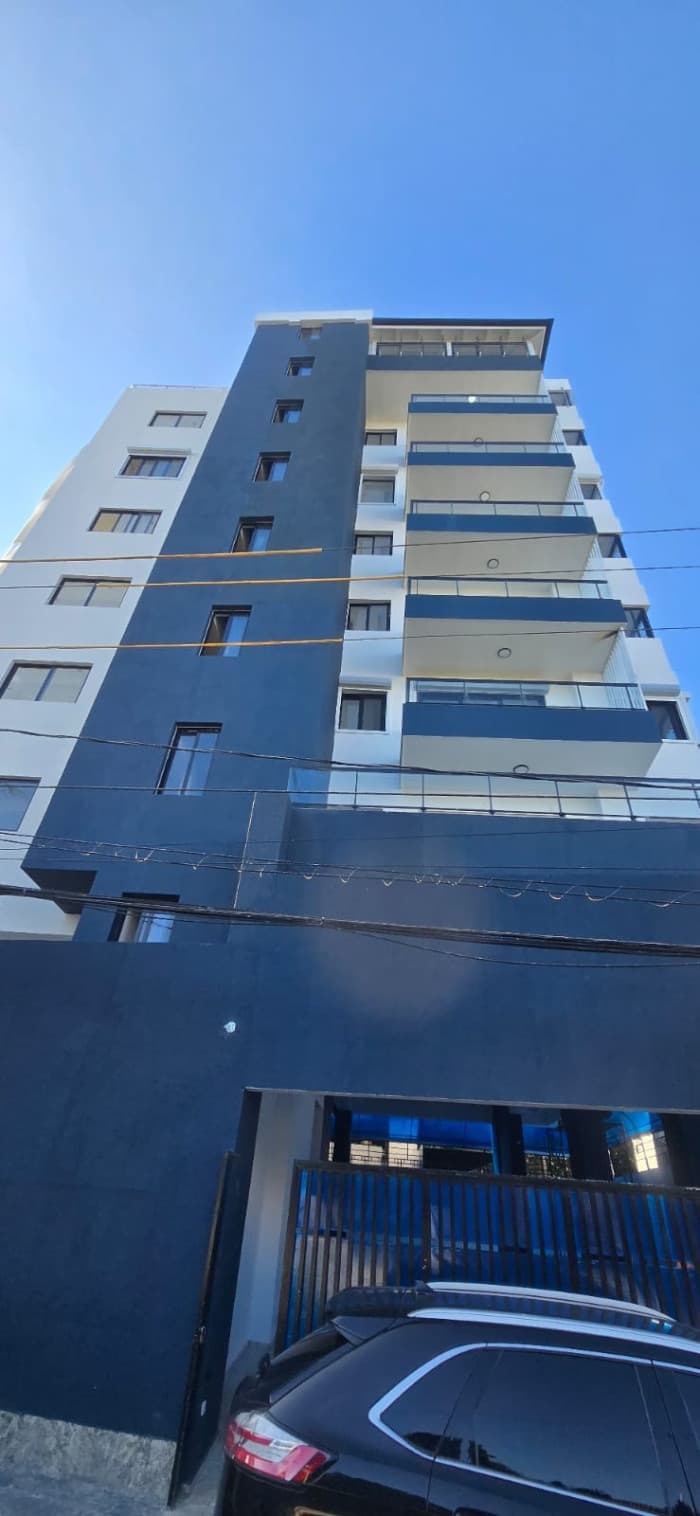  Apartamento en Venta en Los Cacicazgos, Santo Domingo. - foto 2