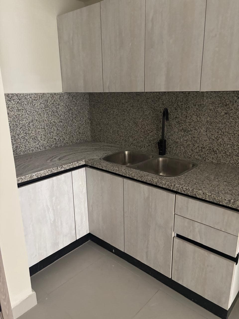 Venta de Moderno Apartamento en Evaristo Morales - foto 3