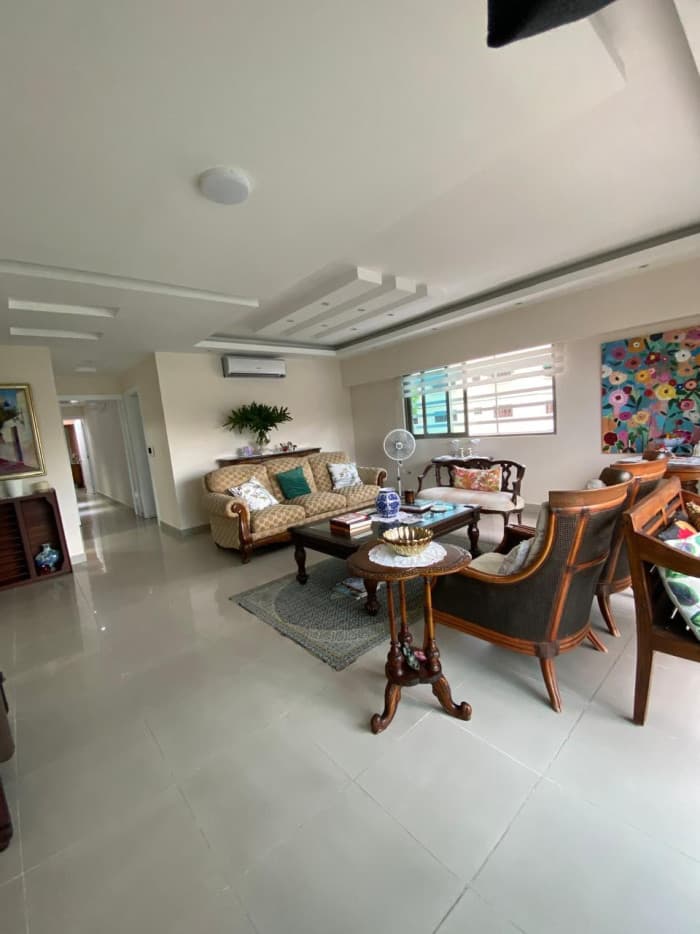 En Venta Apartamento en Evaristo Morales  - foto 2
