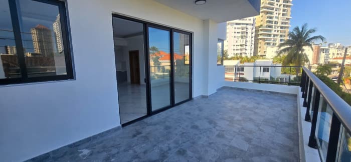  Apartamento en Venta en Los Cacicazgos, Santo Domingo. - foto 4