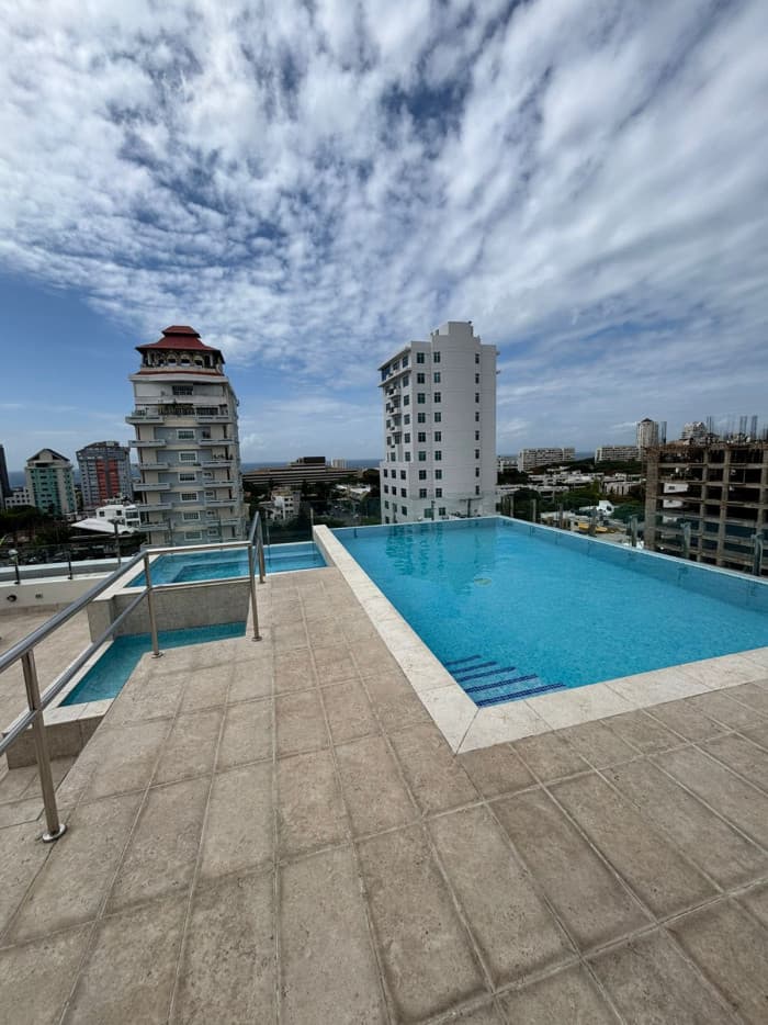 Apartamento en venta en la zona de Bella Vista - foto 2