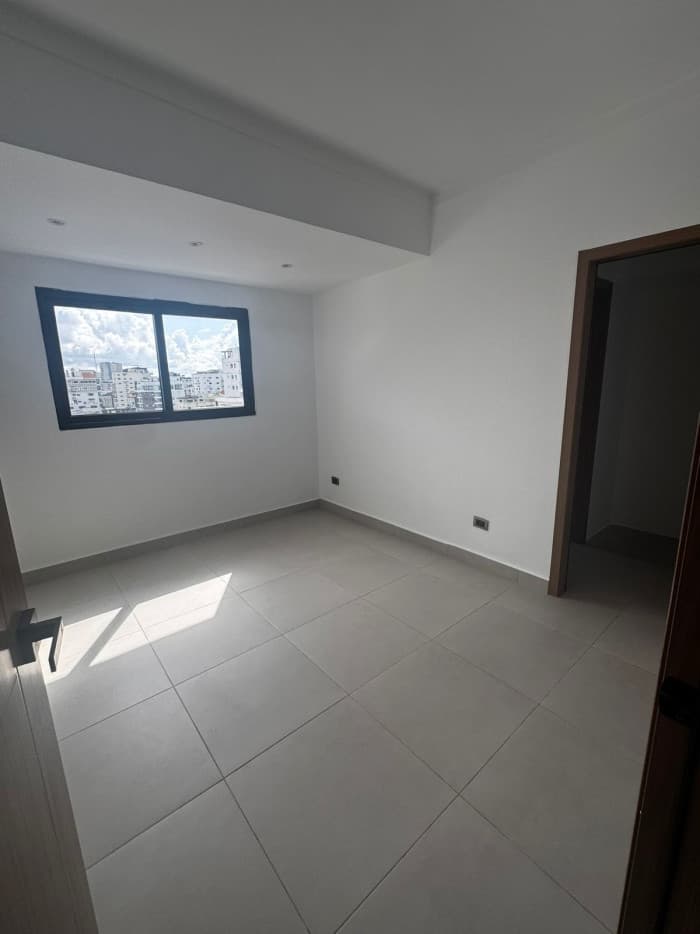 Apartamento nuevo en venta en Evaristo Morales - foto 3