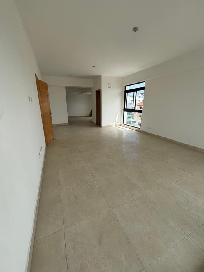 Venta de amplio penthouse en Evaristo Morales - foto 3