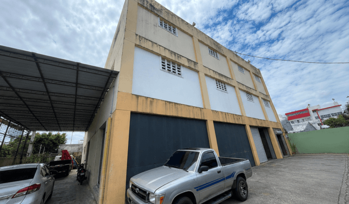 Edificio Comercial en Venta o Alquiler Ensanche Kennedy - foto 2