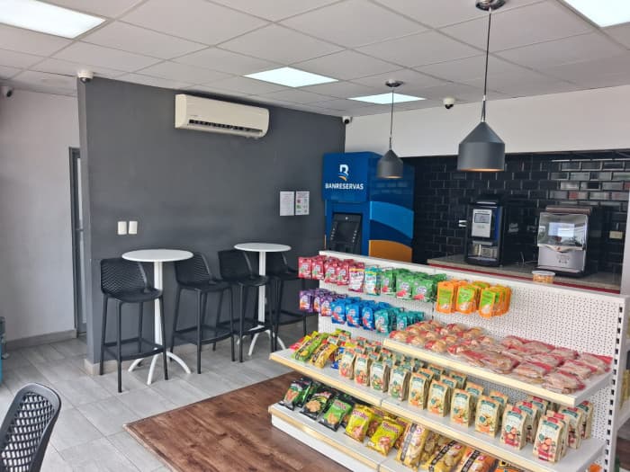 Car Wash y Food Shop en Alquiler en Baní - foto 4
