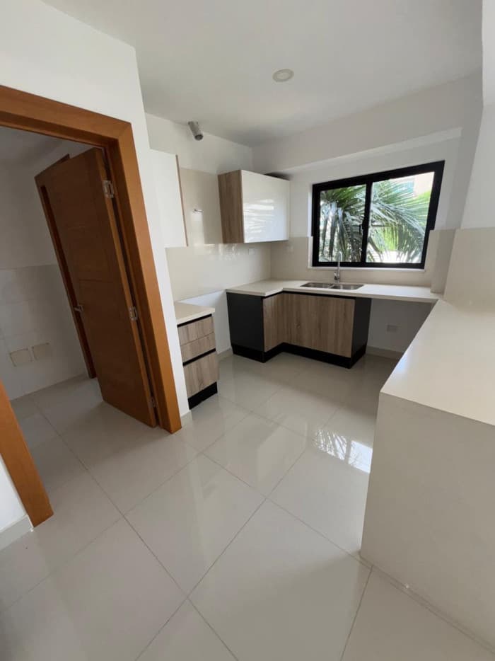 Apartamento en venta en exclusiva zona de Bella Vista - foto 2