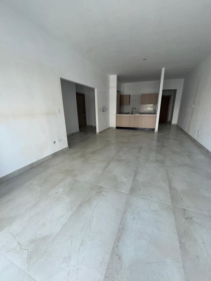 Venta de apartamento en torre en Evaristo Morales - foto 4