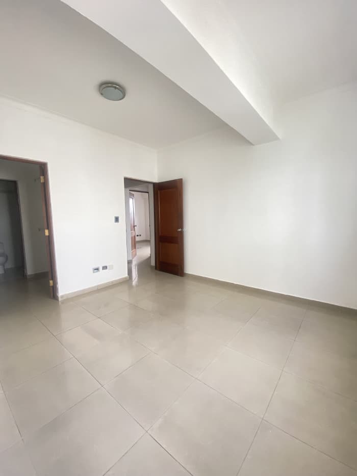 Apartamento en Venta, 3 habitaciones  Evaristo Morales. - foto 6