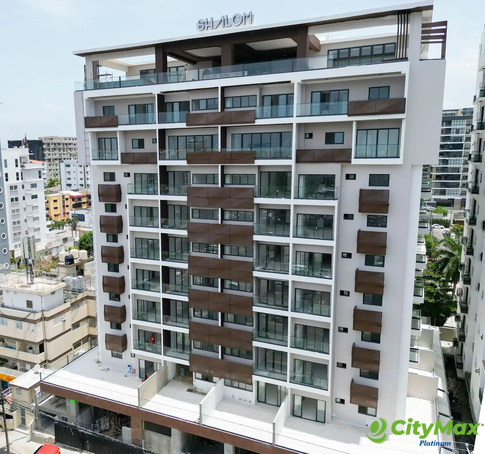 Apartamentos en venta en torre moderna en Evaristo Morales - foto 1