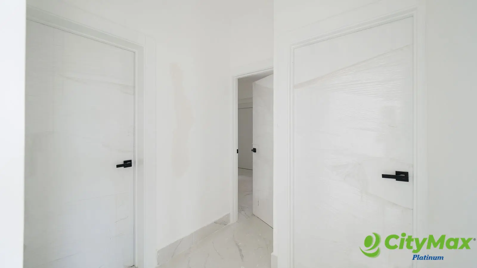 Apartamentos en venta en torre moderna en Evaristo Morales - foto 11