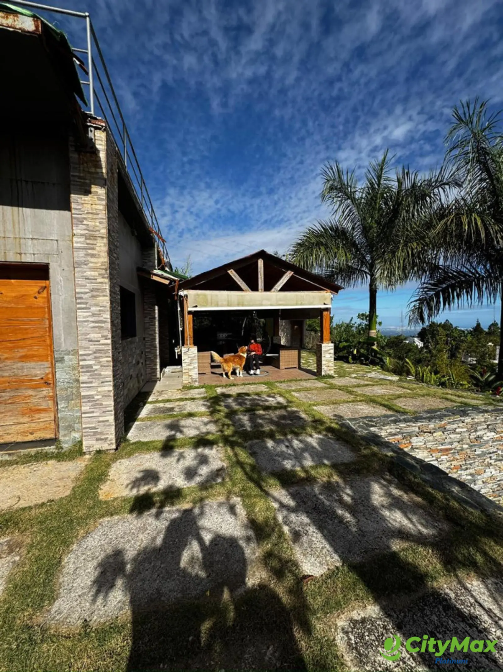 Venta de Expectacular Villa, La Colonia San Cristobal - foto 1