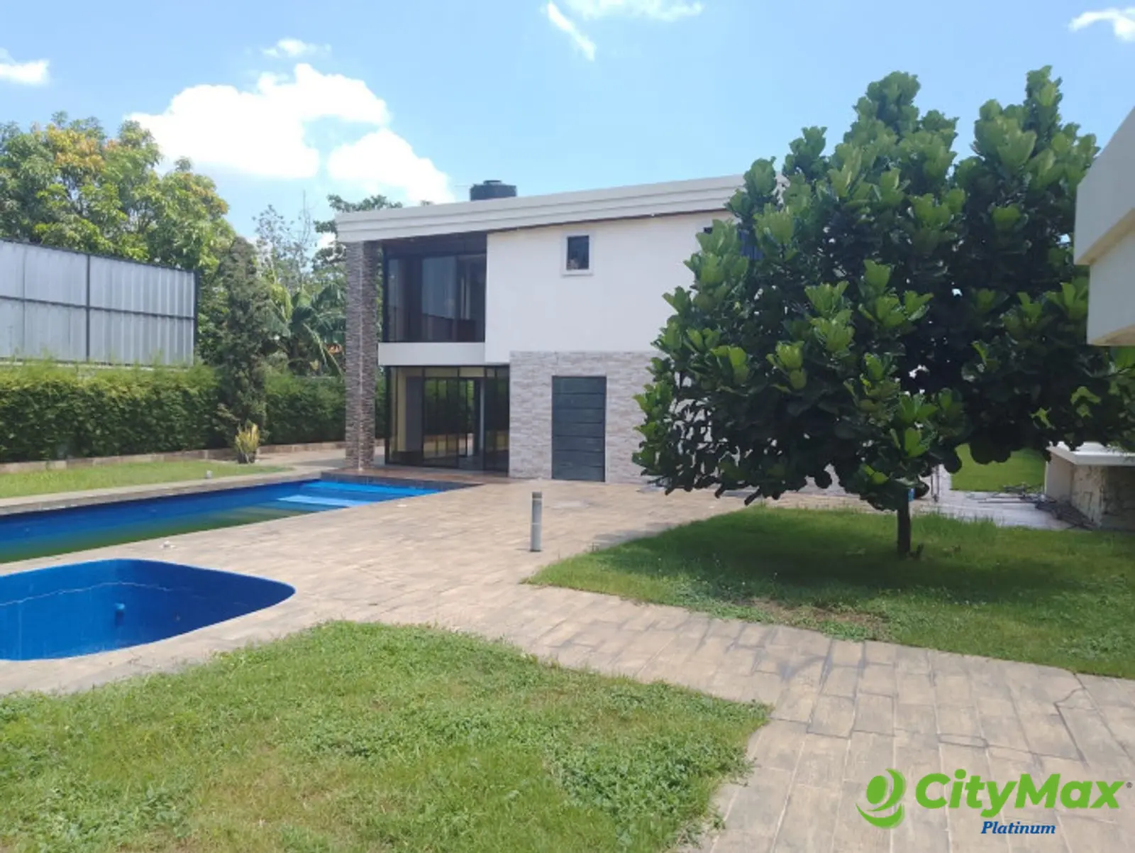 Casa en Venta con Piscina en Bonao - foto 1