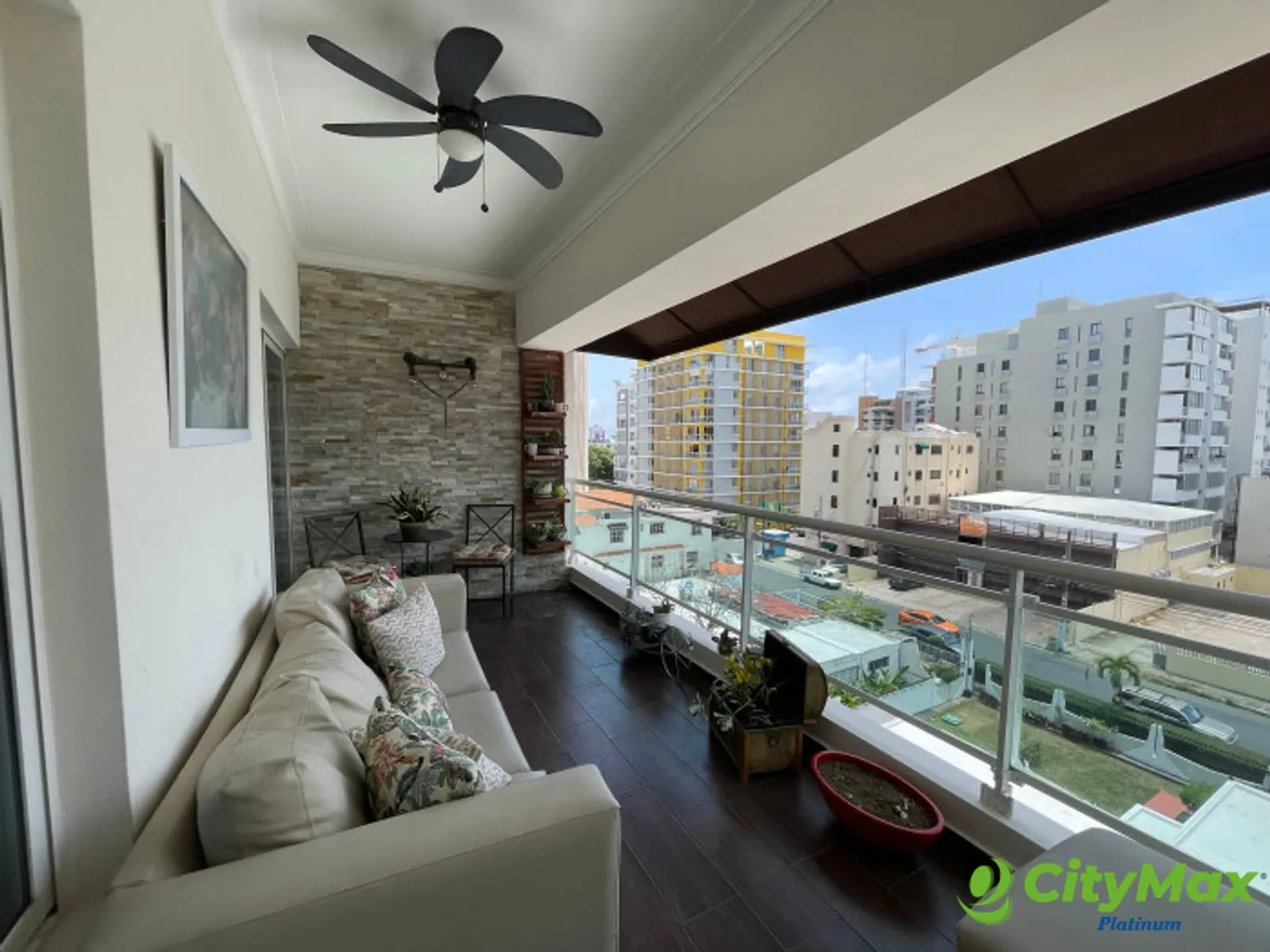 Apartamento Amueblado en Renta, en Evaristo Morales - foto 1