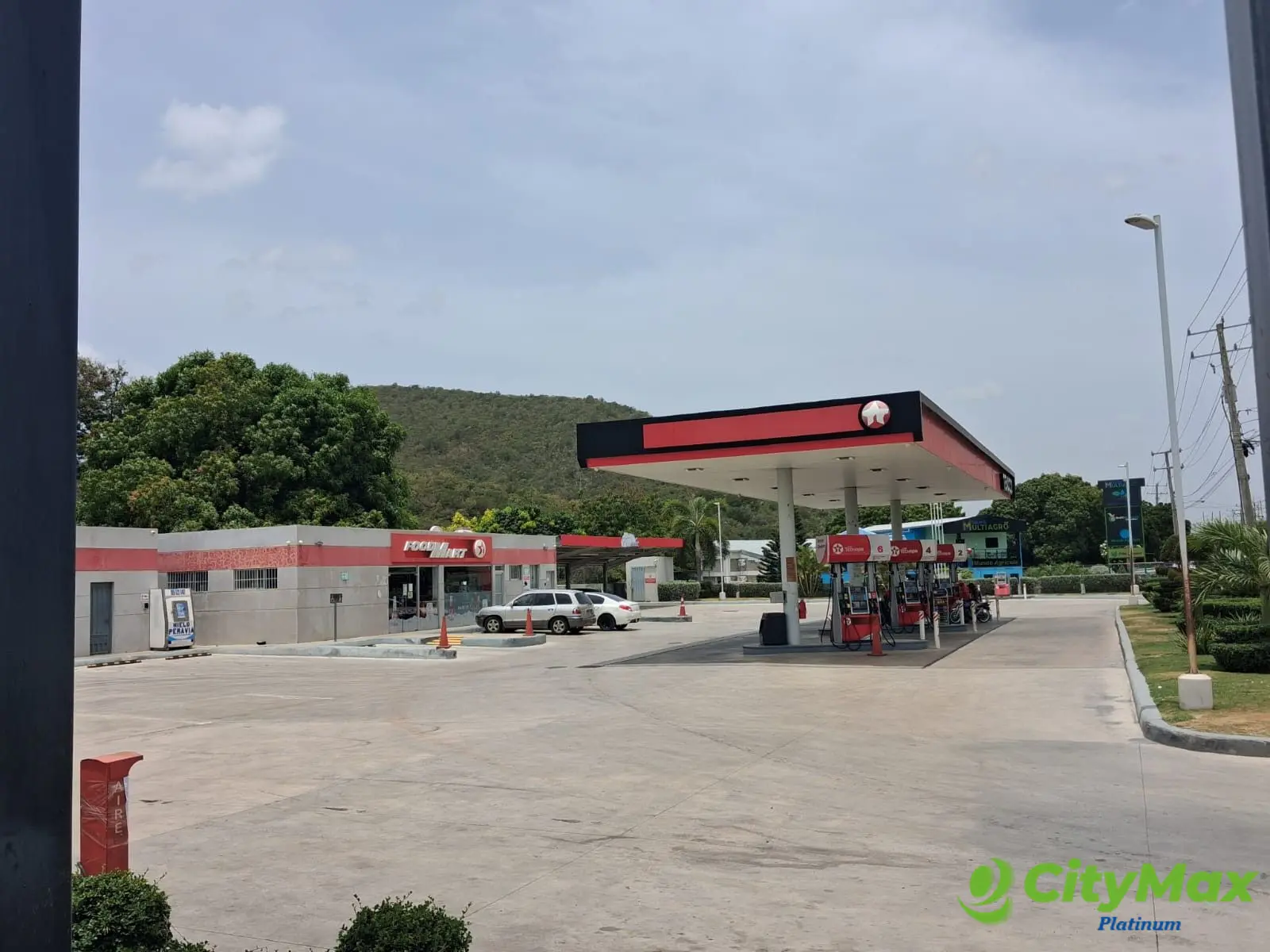 Car Wash y Food Shop en Alquiler en Baní - foto 1