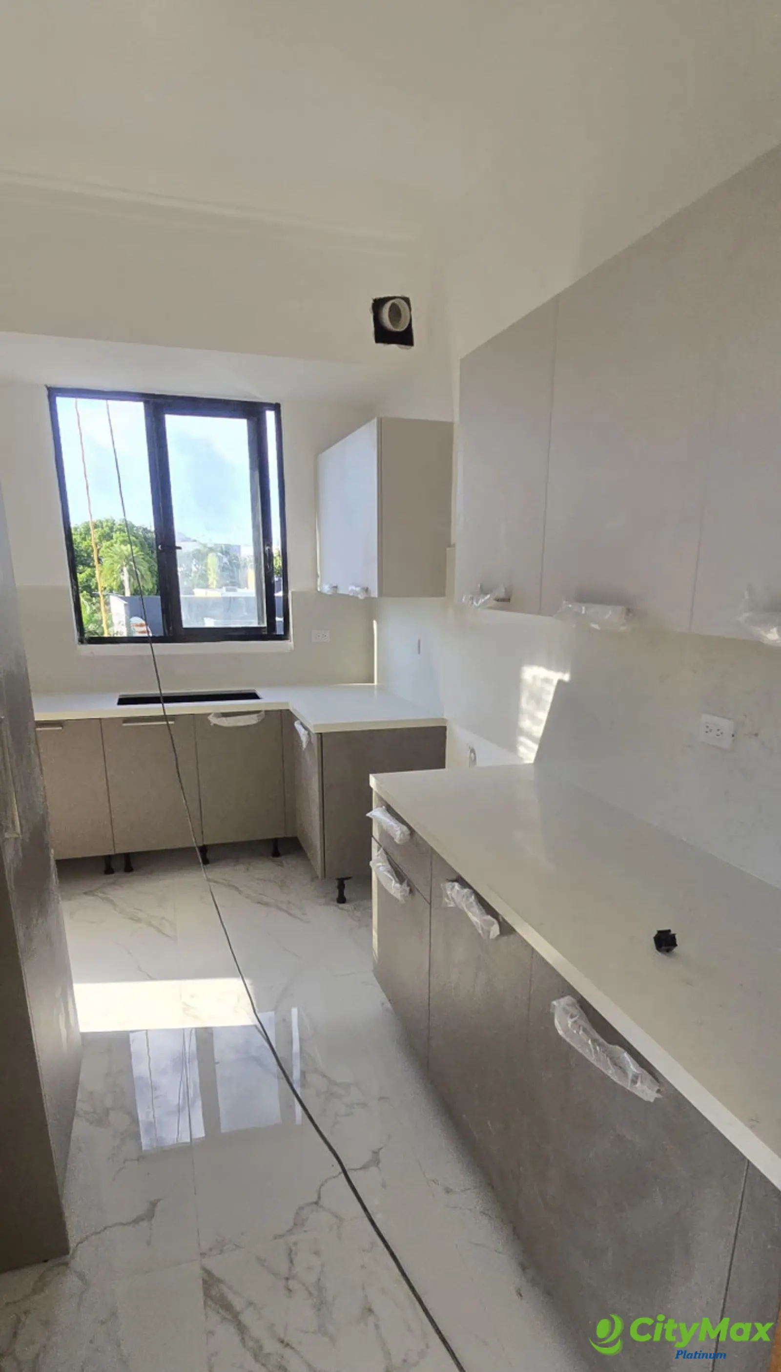  Apartamento en Venta en Los Cacicazgos, Santo Domingo. - foto 8
