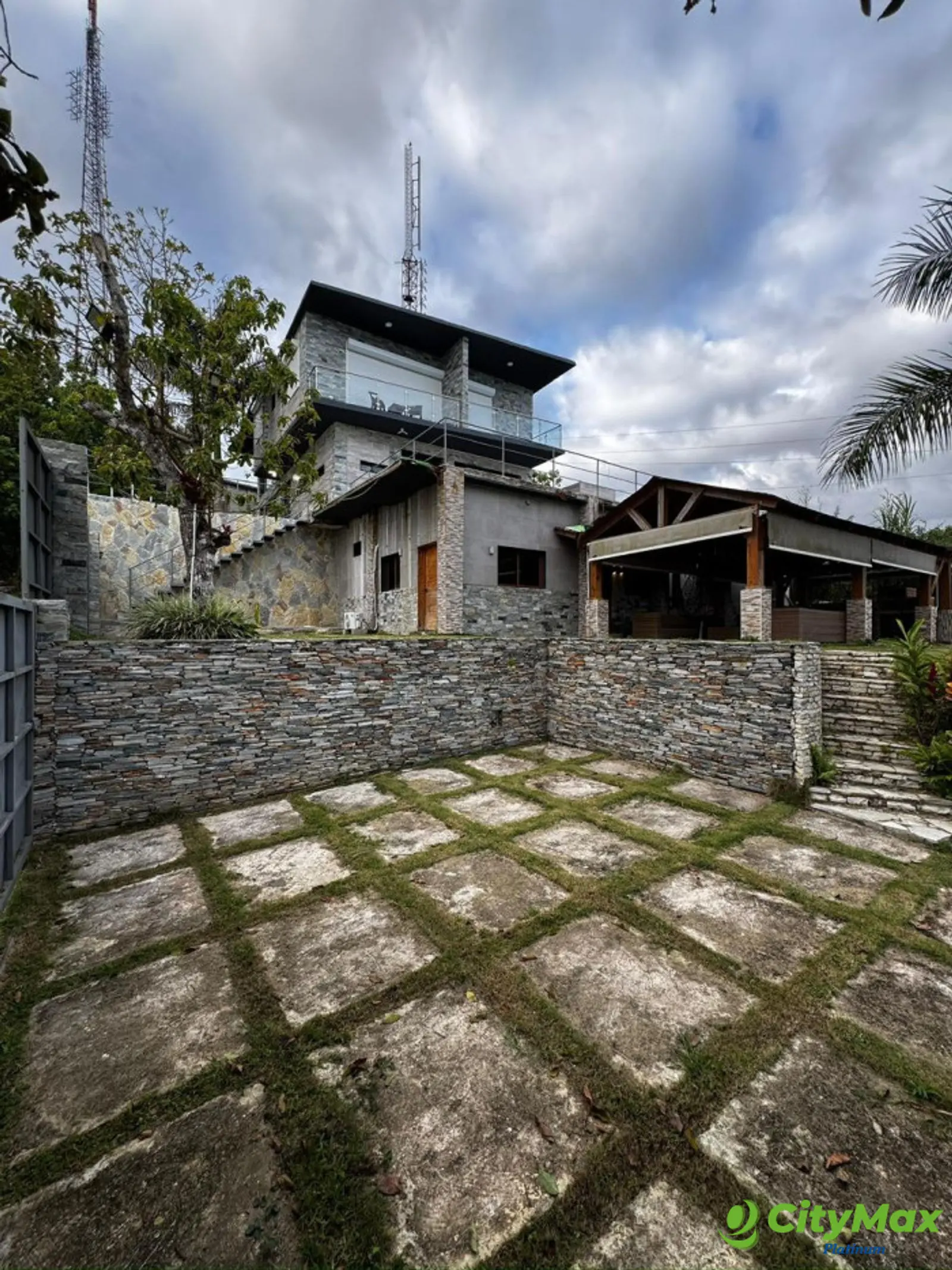 Venta de Expectacular Villa, La Colonia San Cristobal - foto 28