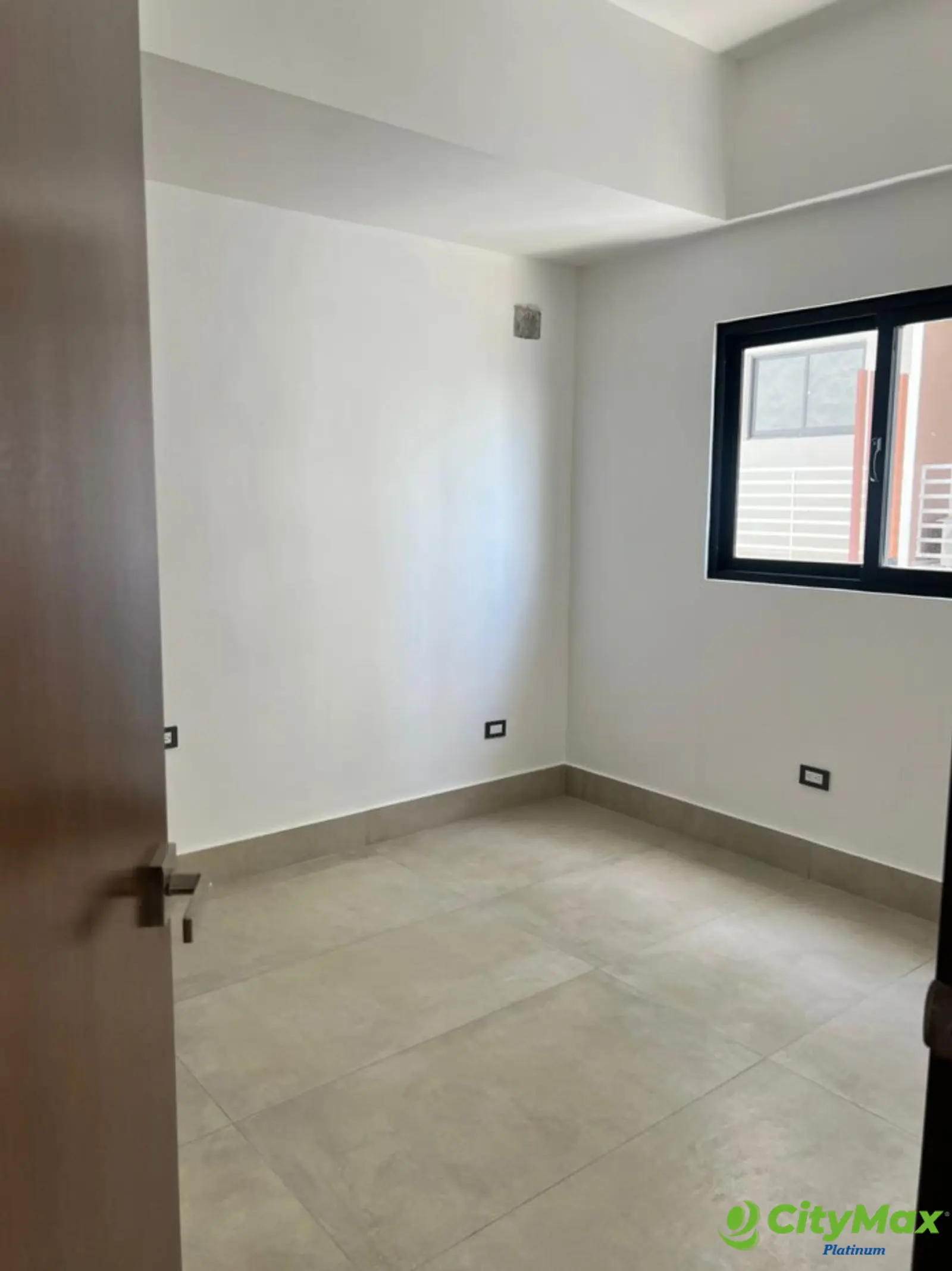 Venta de apartamento en Evaristo Morales Santo Domingo - foto 2