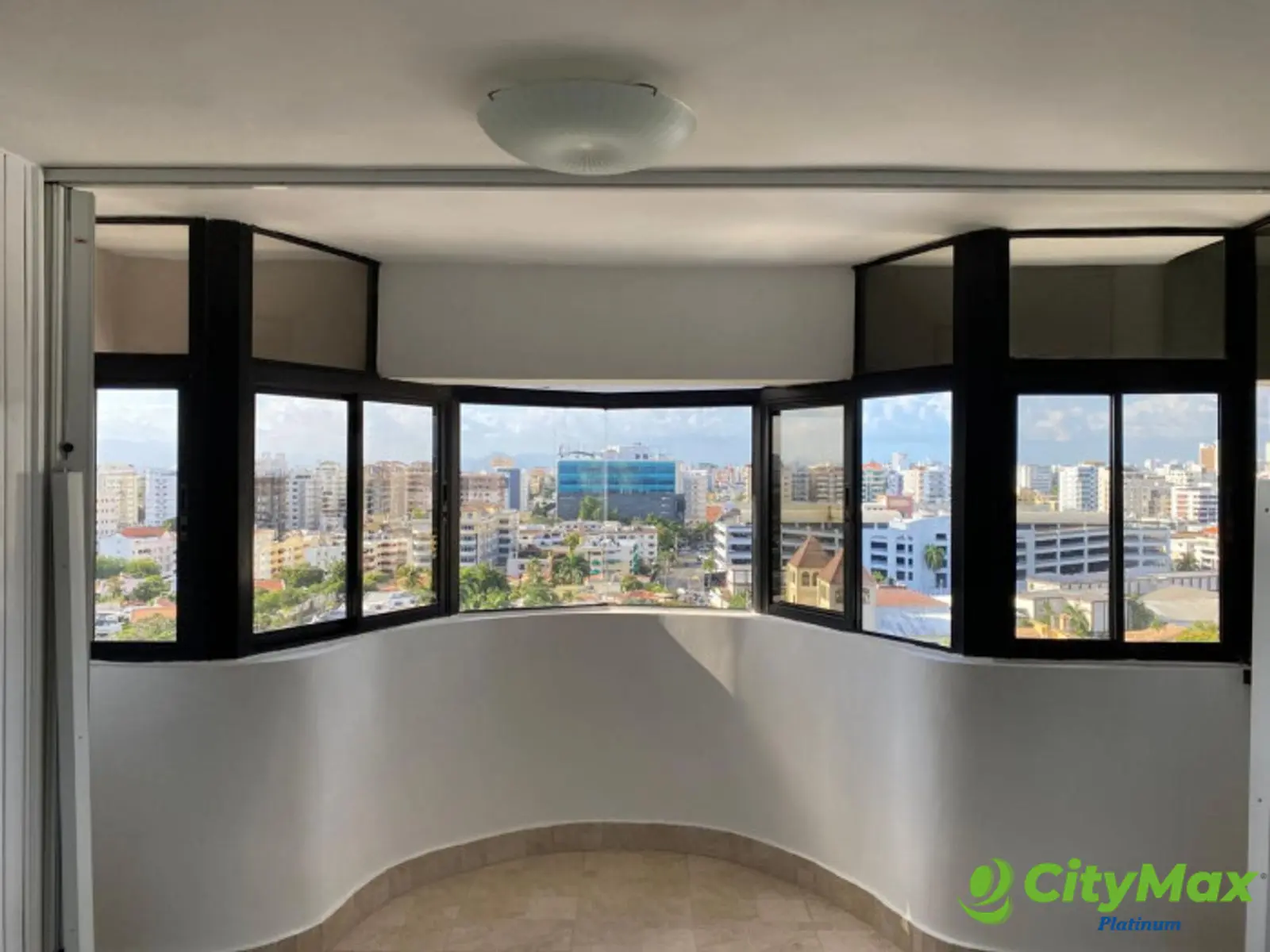 Espectacular Apartamento en alquiler Av. Anacaona - foto 19