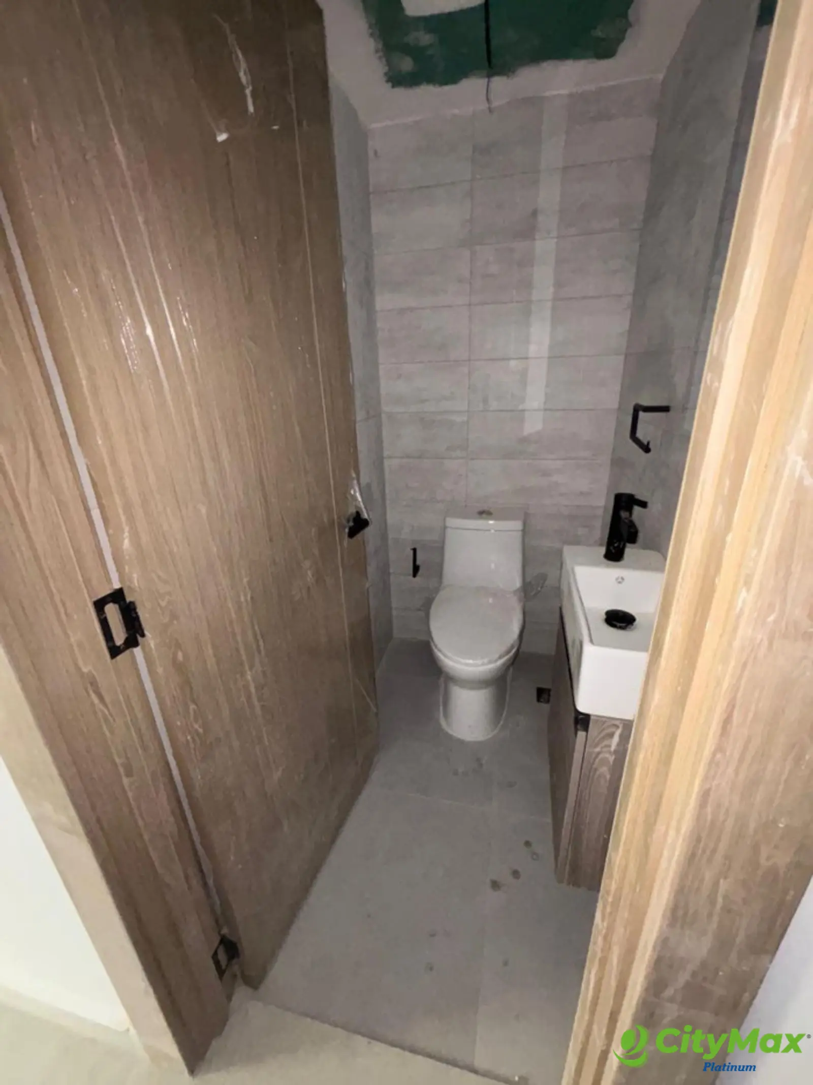 Renta apartamento en exclusivo sector Evaristo Morales - foto 4