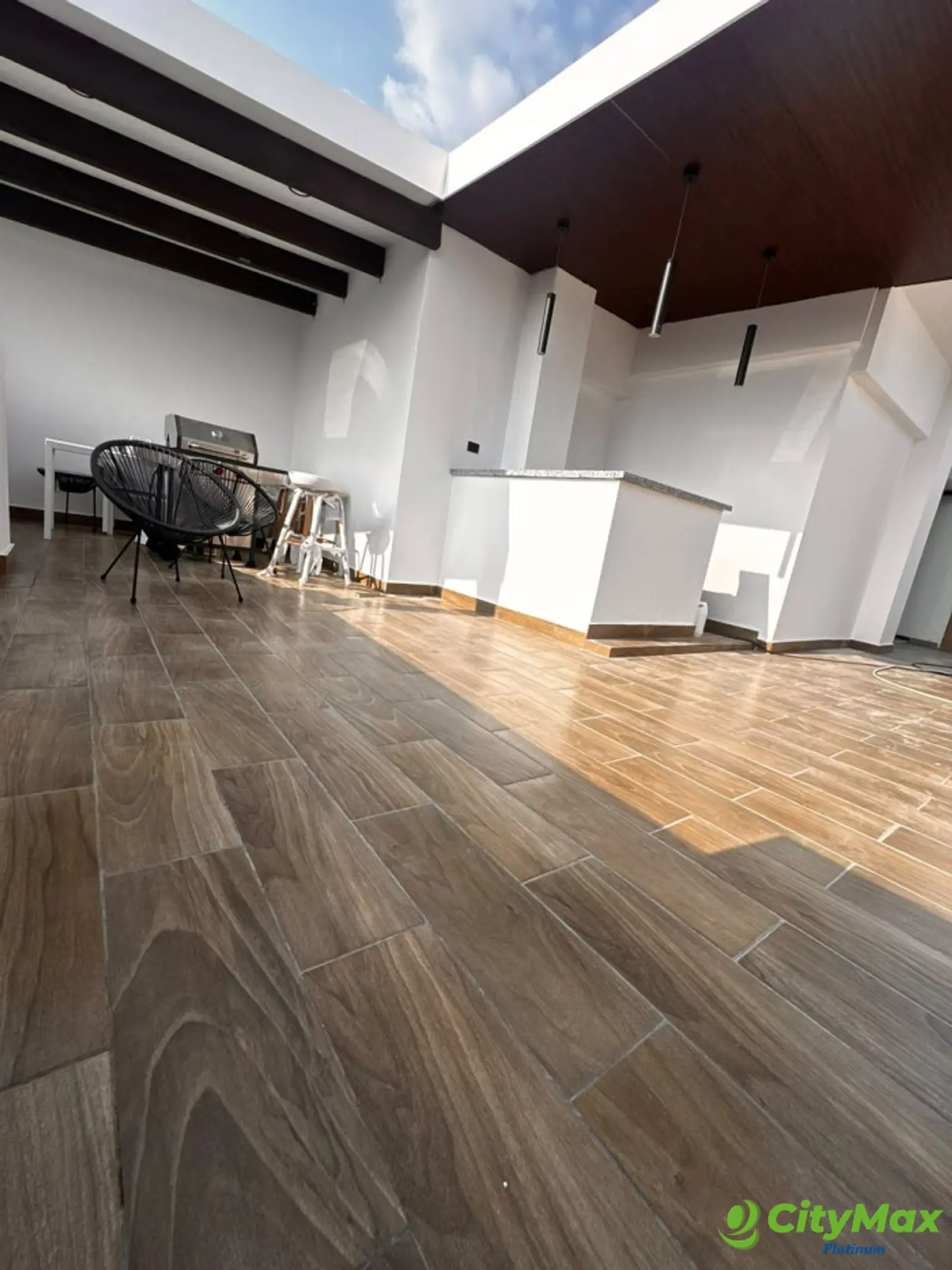 Apartamento en venta en los Restauradores Santo Domingo - Área social / terraza techada