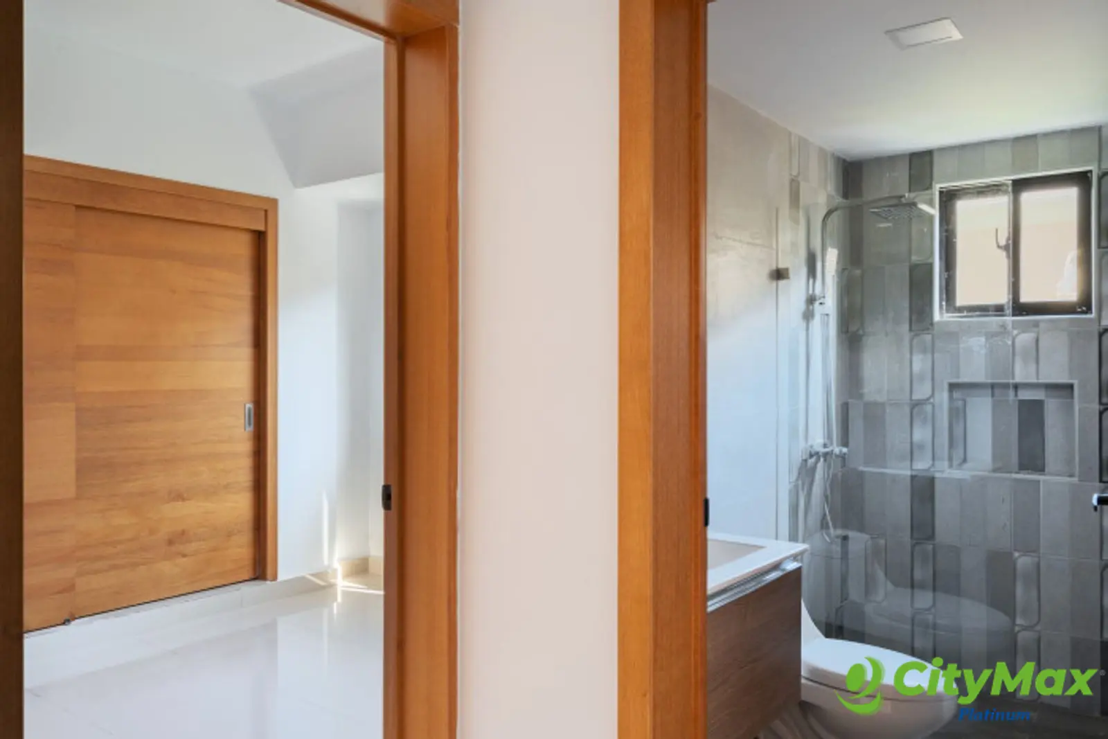 Moderno e innovador apto. en venta en Jardines del Sur - foto 3