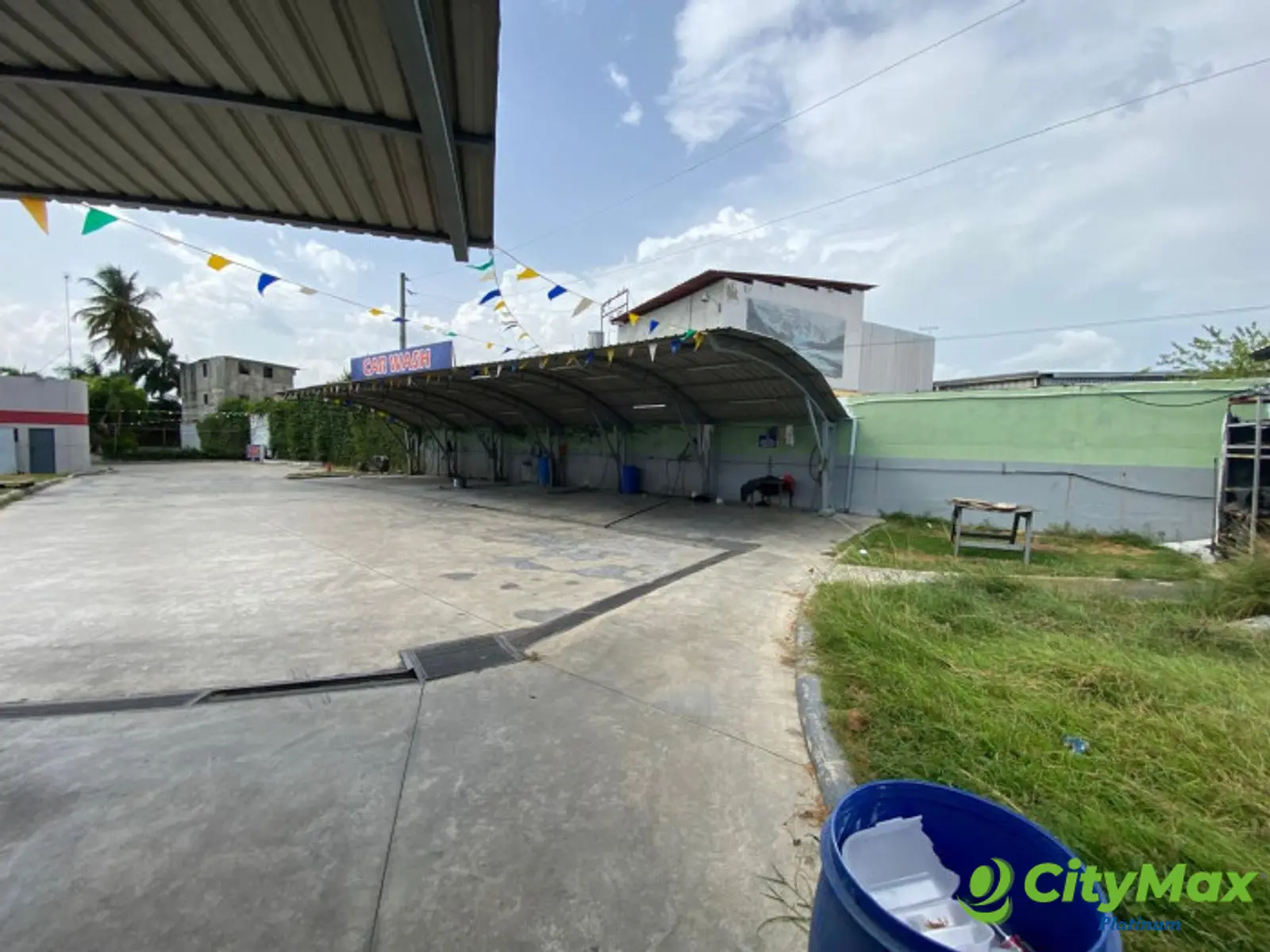 Local comercial en alquiler en la Autopista Duarte. - foto 10