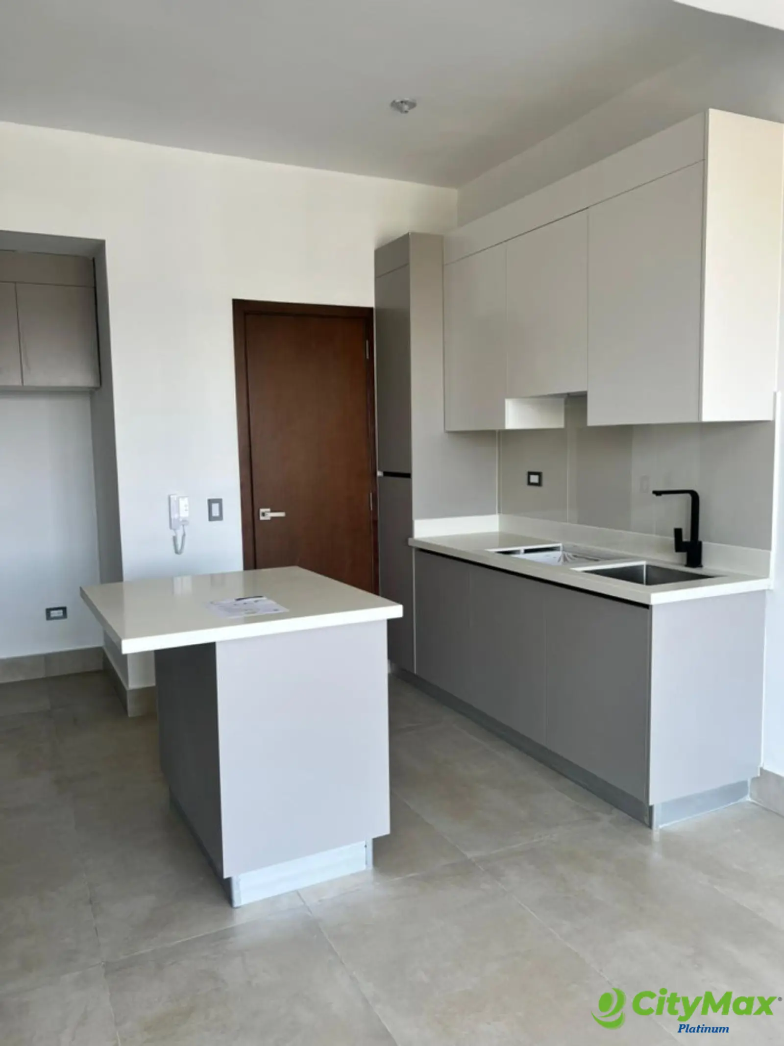 En venta de acogedor apartamento en Evaristo Morales - foto 13