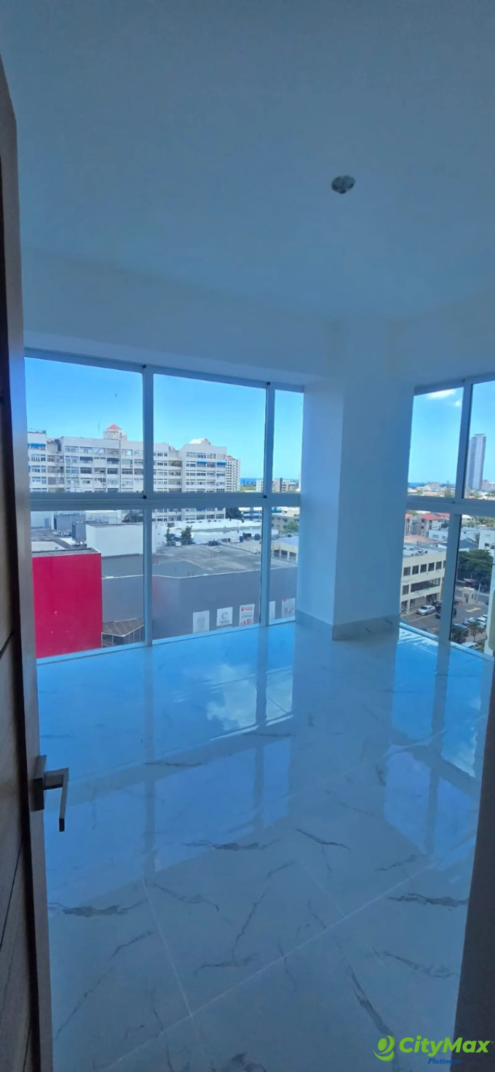 En Venta Apartamento en Bella Vista, Santo Domingo - foto 11