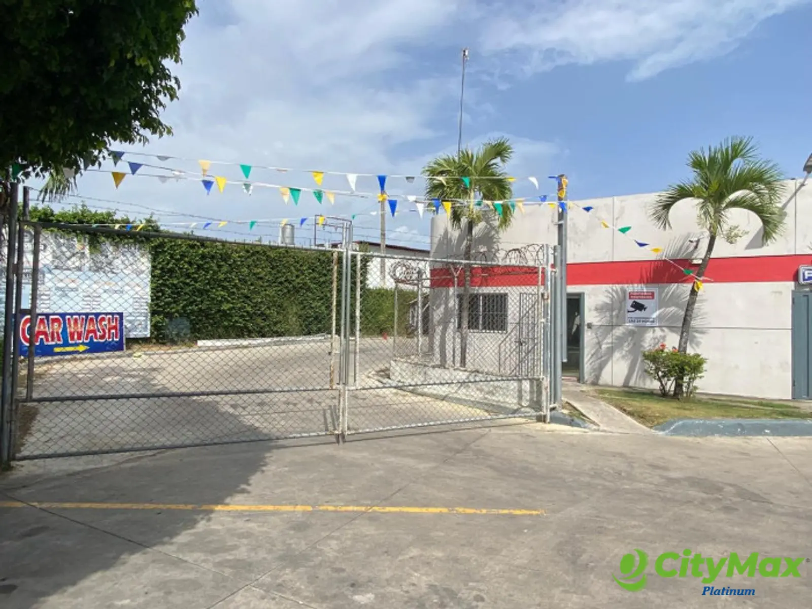 Local comercial en alquiler en la Autopista Duarte. - foto 3