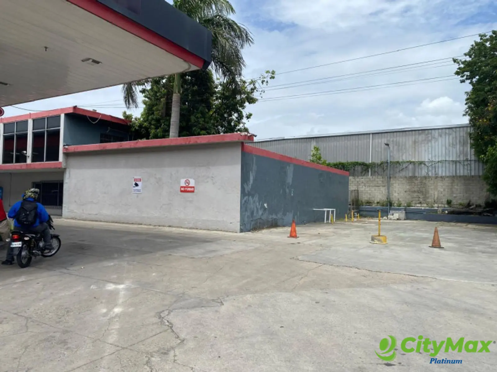 Terreno - Local Comercial en Alquiler en Av. Luperón. - foto 2