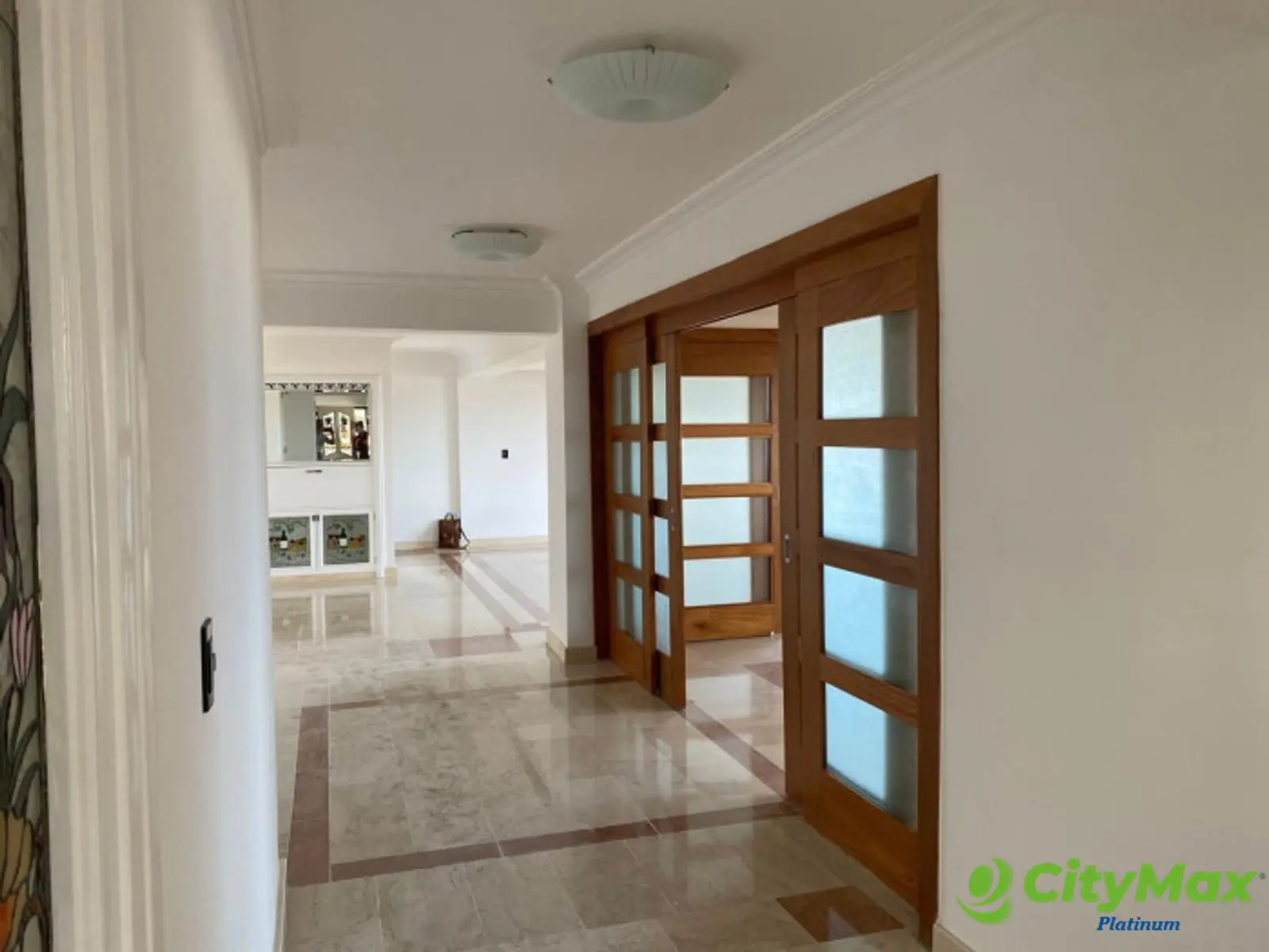 Espectacular Apartamento en alquiler Av. Anacaona - foto 3