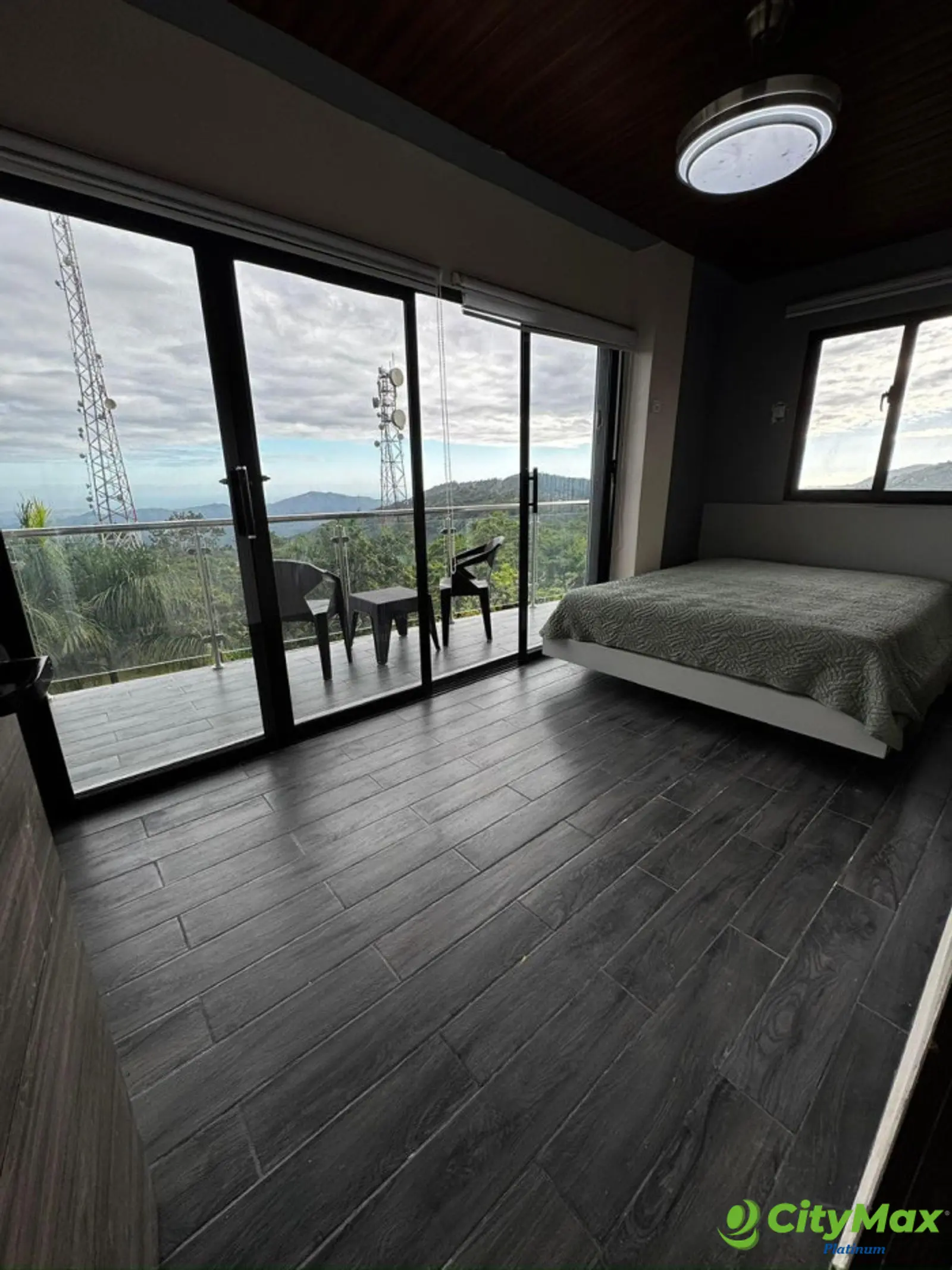 Venta de Expectacular Villa, La Colonia San Cristobal - foto 8