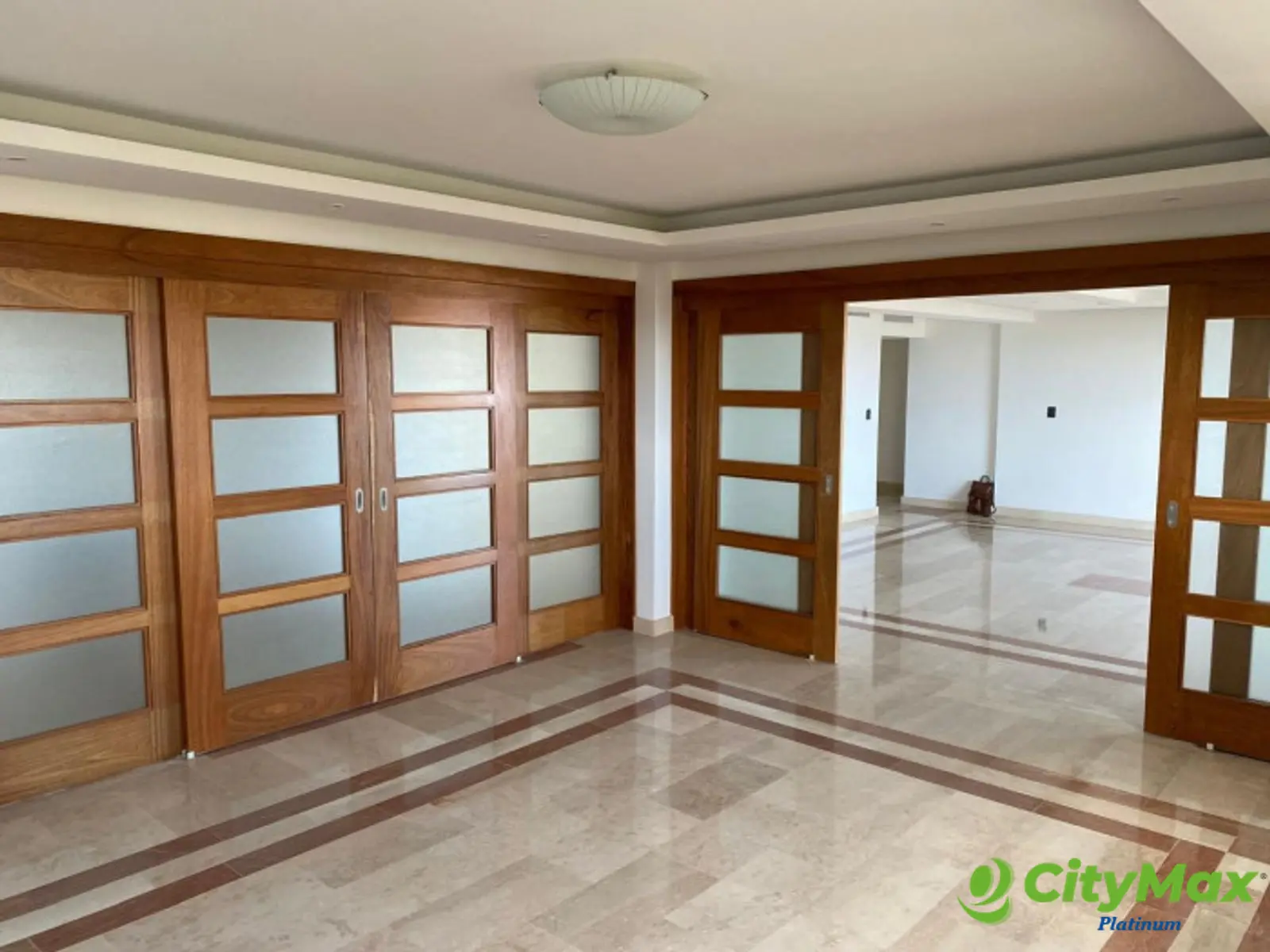 Espectacular Apartamento en alquiler Av. Anacaona - foto 11